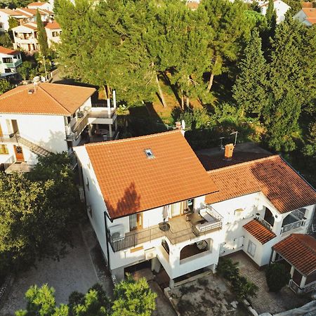 Adorable Holiday Apartment Malinska Εξωτερικό φωτογραφία