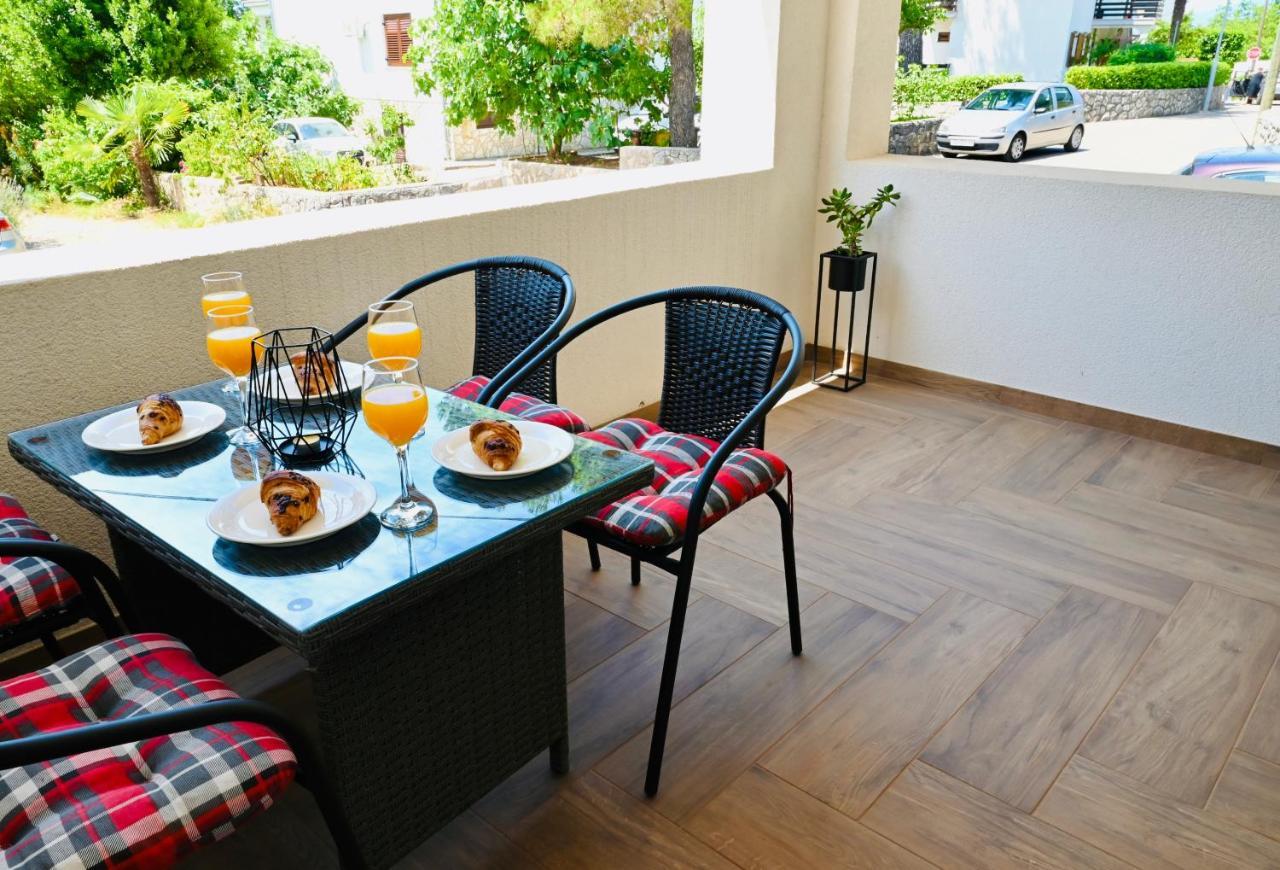 Adorable Holiday Apartment Malinska Εξωτερικό φωτογραφία