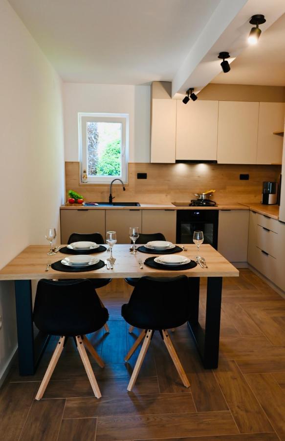 Adorable Holiday Apartment Malinska Εξωτερικό φωτογραφία